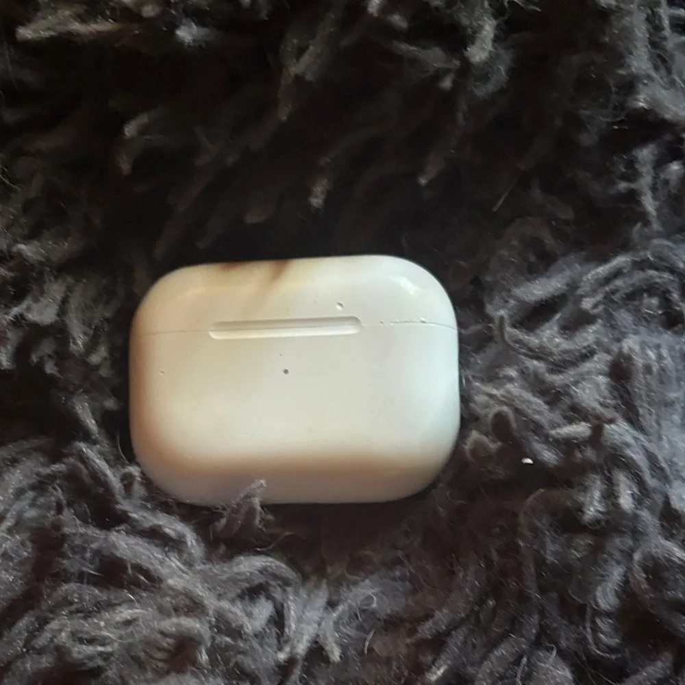 Apple White Wireless Earbuds Case